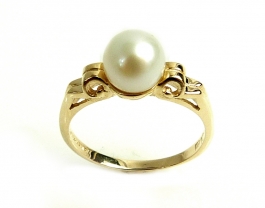 10K Yellow Gold Cute Bow Design Cultured Pearl Ring For Women